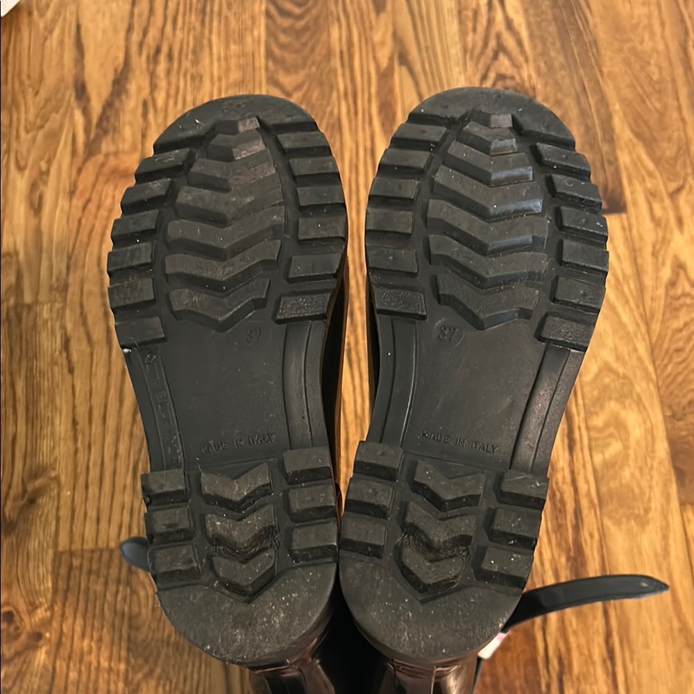 Burberry Black and Cream Winter Rain Boots - Picture 3 of 4